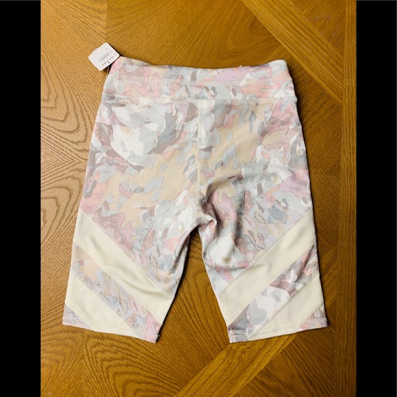 Free People - Picture 5 of 6